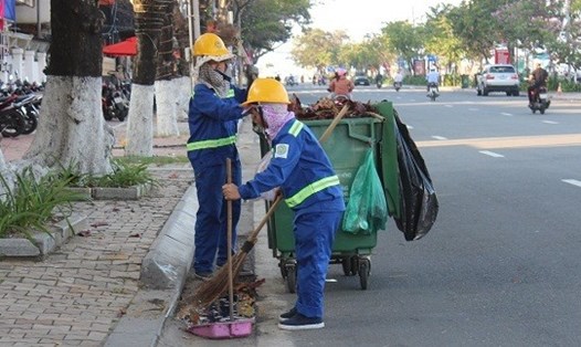 Quà 8.3 với nhiều lao động nữ ở Đà Nẵng là được đi làm bình thường với thu nhập bình thường. Ảnh: Tường Minh