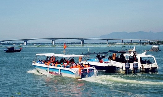 Tăng cường kiểm tra, tránh để xảy ra tai nạn lật ca nô ở Quảng Nam. Ảnh minh hoạ: TC