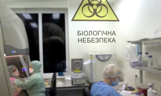 Một phòng thí nghiệm vi khuẩn tại Trung tâm Phòng thí nghiệm Khu vực Lvov ở Lvov, Ukraina, ngày 9.11. 2020. Ảnh: Getty Images