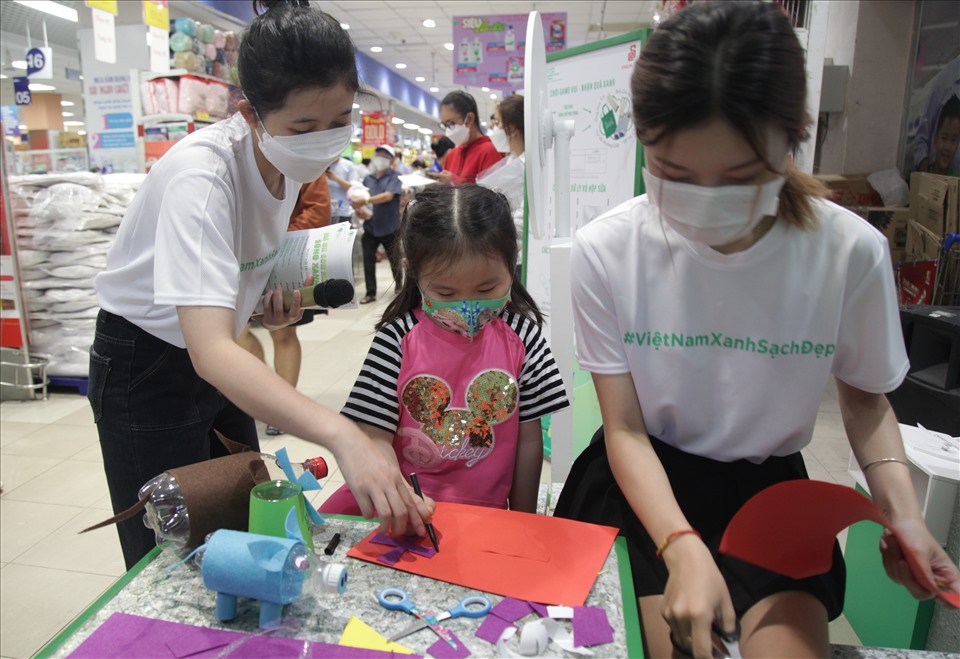 Saigon Co.op và PRO Việt Nam đã khởi động Ngày hội tái chế 2022 với chủ đề: “Mẹ ơi! Con muốn sống xanh” Saigon Co.op và PRO Việt Nam đã khởi động Ngày hội tái chế 2022 với chủ đề: “Mẹ ơi! Con muốn sống xanh”