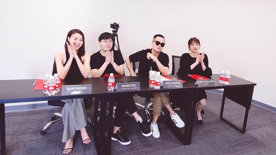 Ninh Dương Lan Ngọc, Kaity Nguyễn cùng hai đạo diễn - nhà sản xuất Bảo Nhân và Namcito casting những gương mặt mới cho "Cô gái từ quá khứ". Ảnh: NSX.