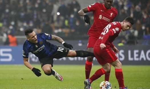Khả năng Inter Milan (áo xanh) bật bãi khỏi Champions League là rất cao. Ảnh: UEFA