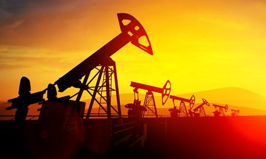 Mỹ cấm nhập khẩu dầu khí Nga khiến giá xăng dầu tăng vọt. Ảnh: AFP