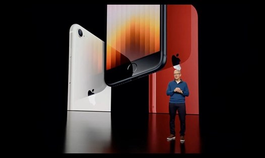 CEO Tim Cook trong sự kiện ra mắt iPhone SE và các sản phẩm khác của Apple. Ảnh: Apple