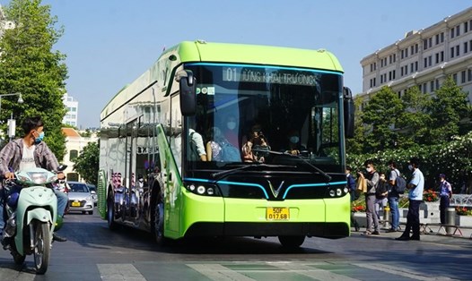 Tuyến xe buýt điện đầu tiên tại TPHCM được khai trương ngày 8.3.2022. Ảnh: Minh Quân.