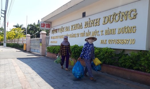 Bệnh viện đa khoa tỉnh Bình Dương mua kít xét nghiệm của Công ty Việt Á.Ảnh: Đình Trọng