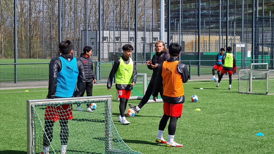 U17 Việt Nam bắt đầu tuần tập huấn cuối cùng tại Monchengladbach