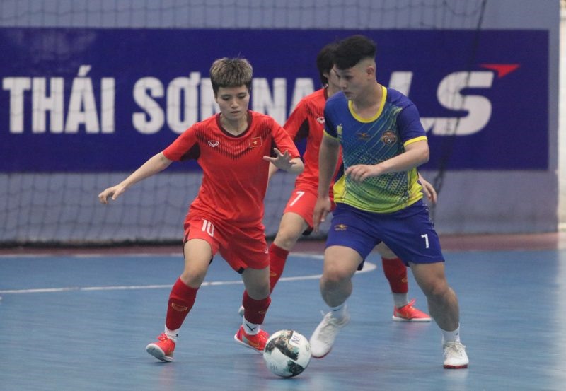 Tuyển nữ futsal Việt Nam nâng khối lượng tập luyện, cải thiện chiến thuật