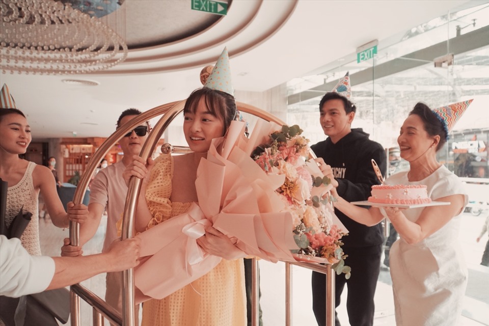 Kaity Nguyễn được tổ chức sinh nhật. Ảnh: NSX.