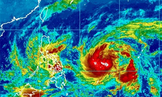 Cơn bão đầu tiên trong năm 2022 đổ bộ Philippines hôm 10.4. Ảnh: PASAGA