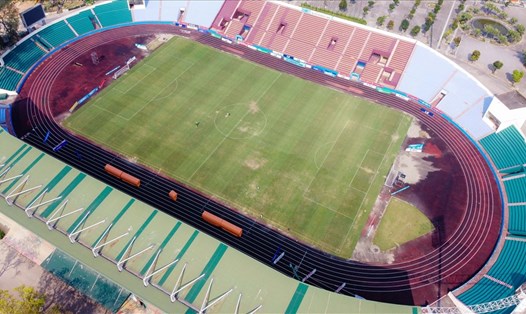 Sân vận động Việt Trì (Phú Thọ) đang hoàn tất các hạng mục cuối cùng. Ảnh: Minh Anh