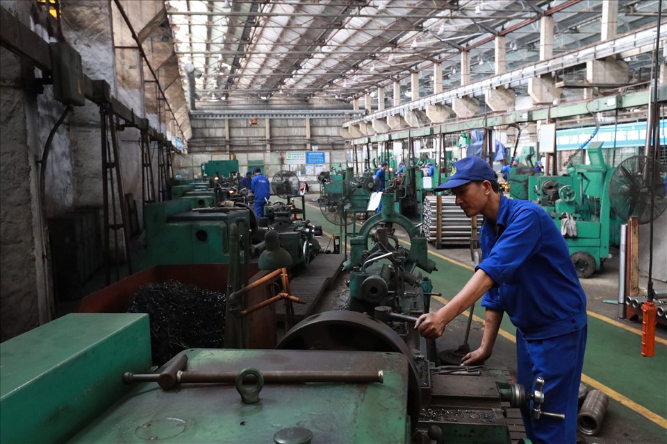 Tăng cường tuyên truyền, giáo dục chính trị cho công nhân viên chức lao động - nhiệm vụ trọng tâm, xuyên suốt của tổ chức Công đoàn. Ảnh: Phạm Đông