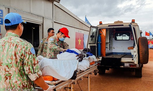 Bệnh viện dã chiến cấp 2 số 3 Việt Nam vừa cấp cứu thành công cho một nhân viên Liên Hợp Quốc bị đột quỵ não. Ảnh: BVDC 2.3
