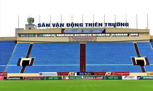 Sân vận động Thiên Trường (tỉnh Nam Định) đã sẵn sàng cho một số trận đấu môn bóng đá nam SEA Games 31 năm 2022. Ảnh: Trung Du