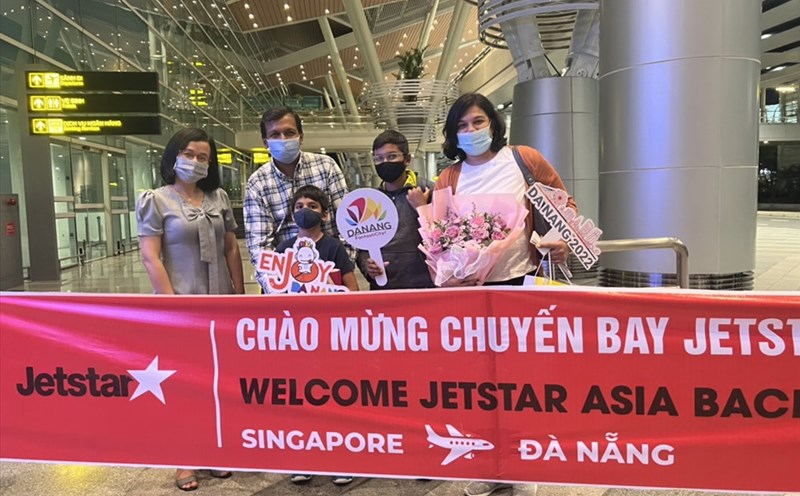 Hãng hàng không Jetstar Asia vừa chào đón chuyến bay trở lại Đà Nẵng