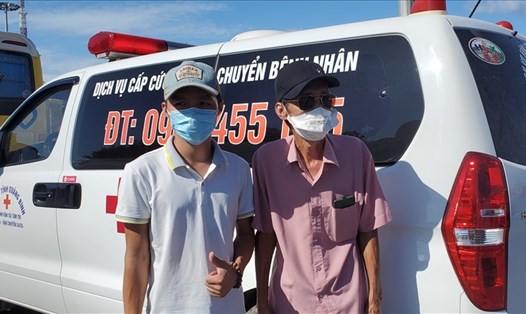 Chiếc xe đã cùng 2 cha con anh Đặng Minh Trí rong ruổi khắp Bắc - Nam để vận chuyển miễn phí bệnh nhân COVID-19. Ảnh: Lê Phi Long