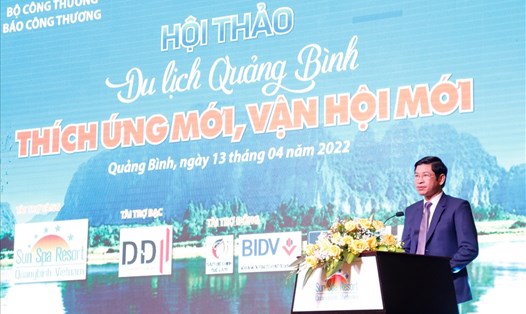 Ông Hồ An Phong – Phó Chủ tịch UBND tỉnh Quảng Bình phát biểu tại hội nghị. Ảnh: H.L