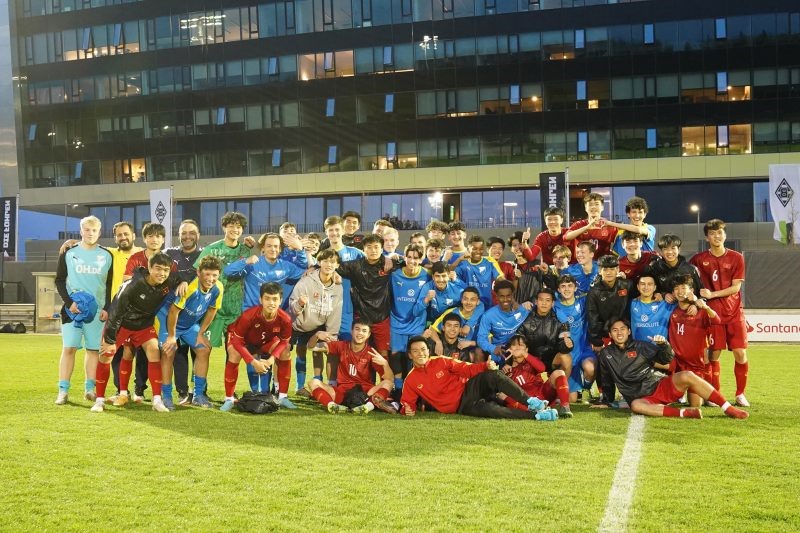 U17 Việt Nam rời nước Đức bằng trận đại thắng 1. FC Monchengladbach
