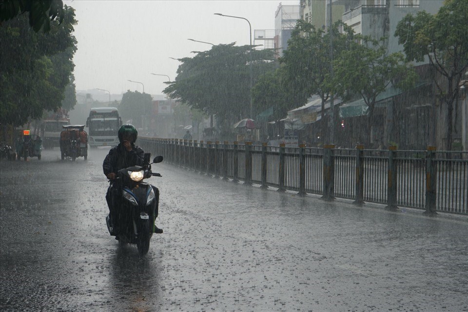 Dự báo mới nhất về diễn biến mưa tại TPHCM. Ảnh: Thanh Chân