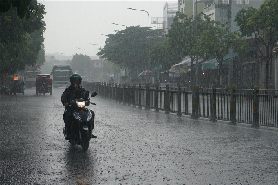 Dự báo mới nhất về diễn biến mưa tại TPHCM. Ảnh: Thanh Chân Dự báo mới nhất về diễn biến mưa tại TPHCM. Ảnh: Thanh Chân