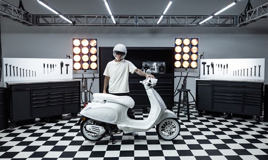 Justin Bieber bắt tay cùng Vespa ra mắt dòng xe máy độc quyền. Ảnh: NVCC