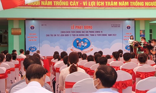 Lễ phát động Chiến dịch tiêm chủng vaccine phòng COVID-19 cho trẻ em từ 5 đến dưới 12 tuổi tại Hạ Long. Ảnh: Nguyễn Hùng
