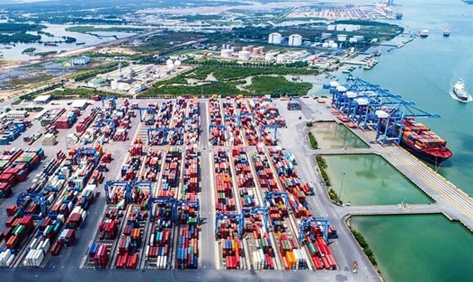 Việt Nam đang tập trung đẩy mạnh phát triển logistics, hỗ trợ cho xuất khẩu. Ảnh: TL