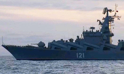 Tàu tuần dương Mátxcơva tập trận ở Biển Đen. Ảnh: Hải quân Nga