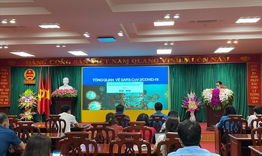 Toàn cảnh hội nghị nói chuyện chuyên đề “Chăm sóc sức khỏe hậu COVID-19” do Ban Thường vụ Công đoàn Viên chức tỉnh Hòa Bình tổ chức 
Ảnh: Minh Nguyễn