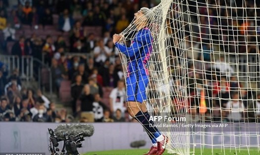 Ứng cử viên hàng đầu cho chức vô địch Europa League mùa giải năm nay là Barcelona đã bất ngờ bị loại.  Ảnh: AFP