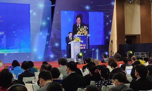 Phó Thủ tướng Lê Minh Khái phát biểu tại diễn đàn. Ảnh: Thế Lâm.