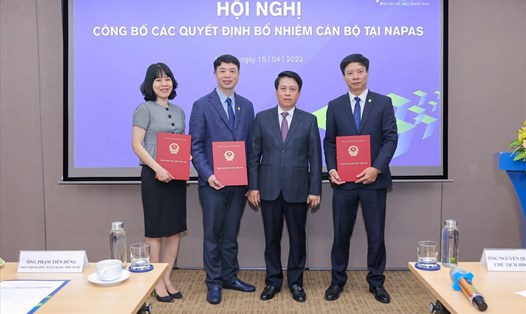 Phó Thống đốc NHNN Phạm Tiến Dũng trao quyết định người đại diện vốn Nhà nước tại Napas