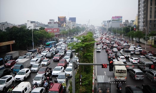 Phát triển không gian ngầm sẽ giảm tải áp lực giao thông ở Hà Nội. Ảnh: Tô Thế