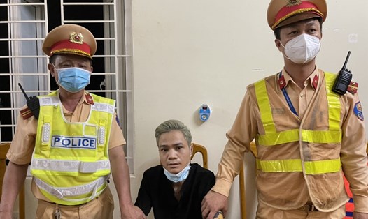 Nghi phạm bị lực lượng CSGT - Công an tỉnh Quảng Bình phát hiện, bắt giữ. Ảnh: CTV
