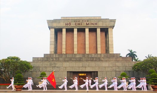 Lăng Bác là một trong những nơi được trang Travelbook.de chọn là địa điểm nên ghé thăm khi đến Hà Nội. Ảnh: Tô Thế (LĐO)