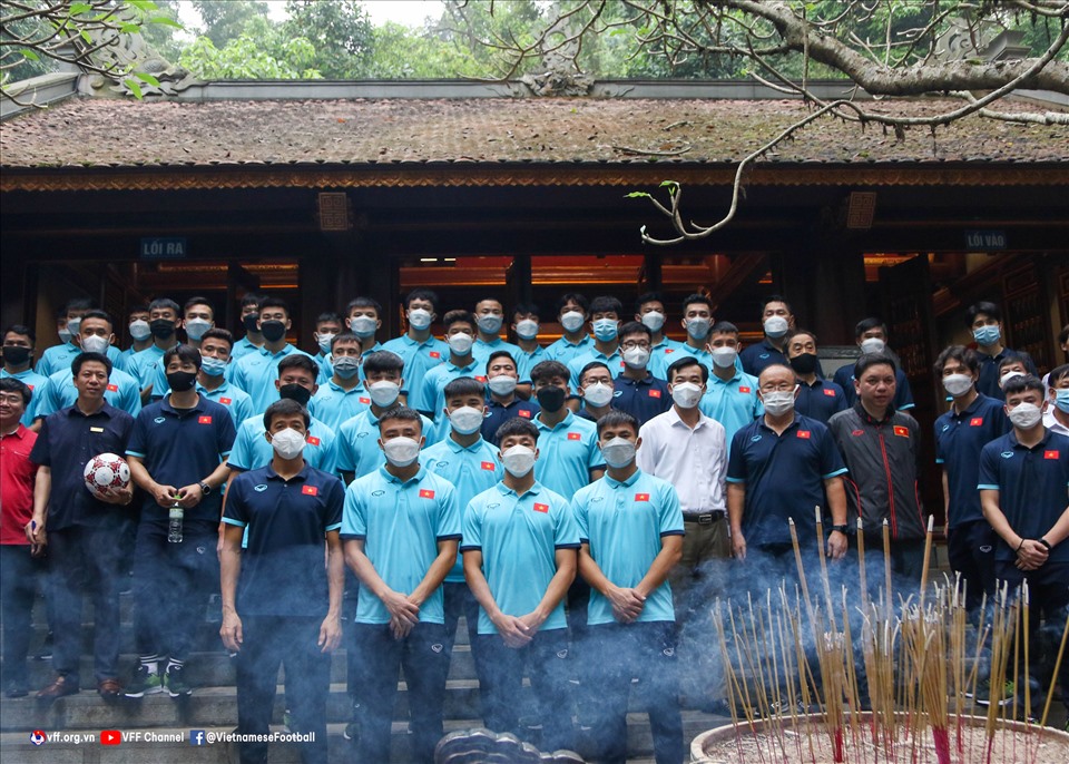 U23 Việt Nam dâng hương tại Đền Hùng, quyết tâm bảo vệ HCV SEA Games