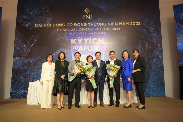 ĐHĐCĐ 2022: PNJ đặt mục tiêu tăng trưởng 32%, lợi nhuận hơn 1.319 tỷ đồng ĐHĐCĐ 2022: PNJ đặt mục tiêu tăng trưởng 32%, lợi nhuận hơn 1.319 tỷ đồng