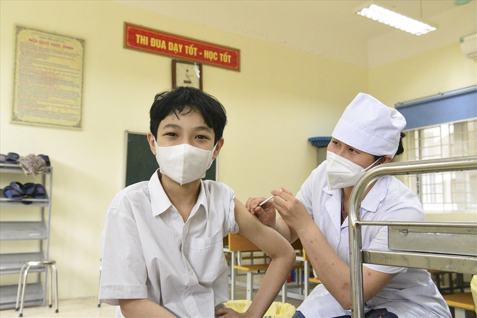 Hà Nội bắt đầu tiêm vaccine phòng COVID-19 cho trẻ từ 5 đến 12 tuổi