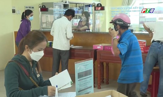Người lao đông ở Quảng Ngãi rút bảo hiểm xã hội một lần tăng cao. Ảnh: Thanh Chung