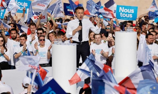 Tổng thống Emmanuel Macron trong cuộc vận động tranh cử tổng thống Pháp 2022 tại Marseille ngày 16.4. Ảnh: AFP