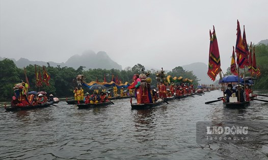 Lễ hội Tràng An (Ninh Bình) được tổ chức vào ngày 18.3 âm lịch hàng năm tại Khu du lịch sinh thái Tràng An. Ảnh: NT