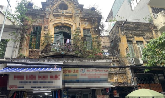 Nhiều biệt thự cổ ở Hà Nội hiện tại đã xuống cấp nghiêm trọng. Ảnh: Phạm Đông