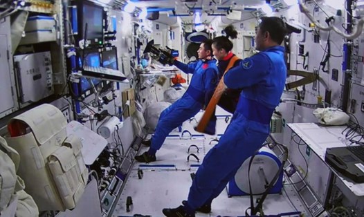 Phi hành gia trên trạm vũ trụ Trung Quốc. Ảnh: Tân Hoa Xã