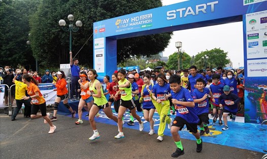 Giải chạy Tay Ho Half Marathon 2021 diễn ra thành công tốt đẹp. Ảnh: THHM