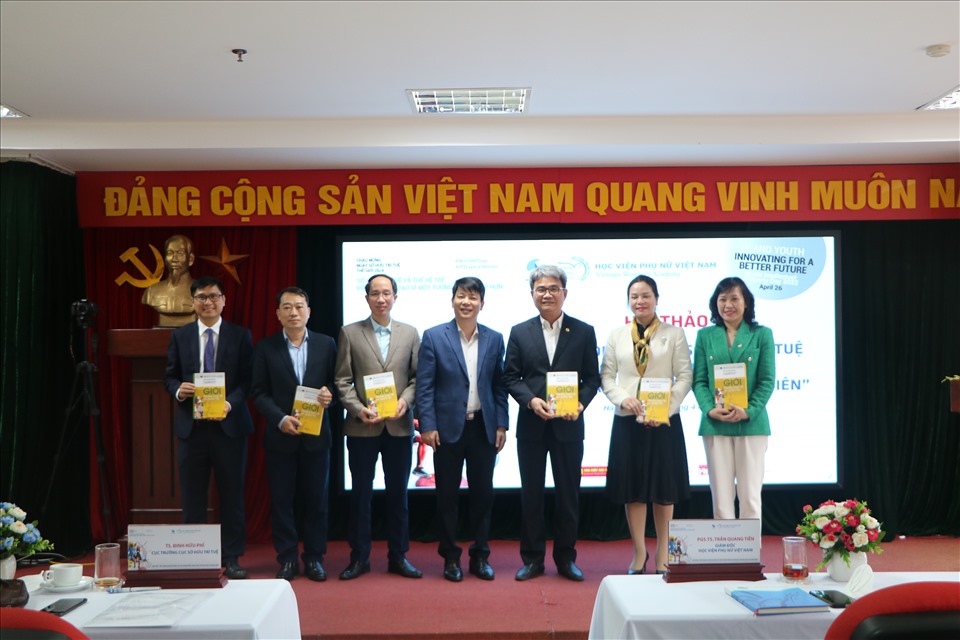 Các quan khách tham dự hội thảo. Ảnh: Hán Văn Hiển