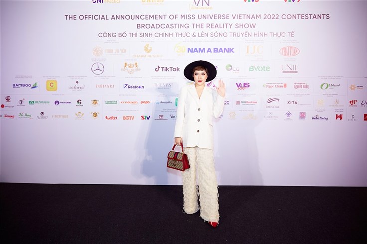 Bên cạnh H'hen Niê, Hoa hậu Hoàn vũ công bố cố vấn là bác sĩ Phạm Phúc Ngân