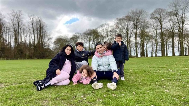 Cristiano Ronaldo có bao nhiêu con?