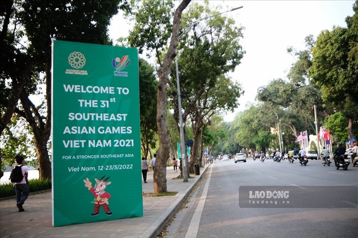 Hà Nội trang trí đường phố chào đón SEA Games 31