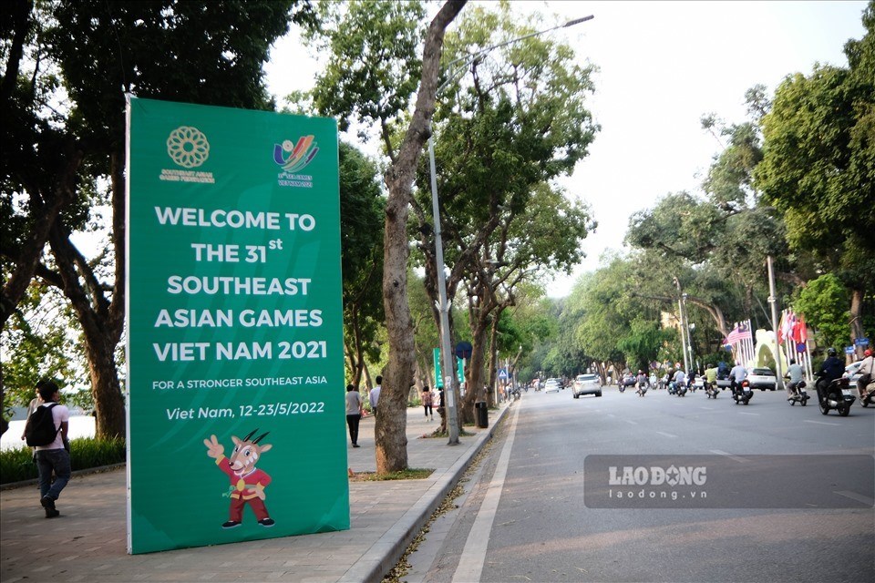 Bộ nhận diện của SEA Games 31 bao gồm biểu tượng các môn, linh vật Sao La, biểu trưng Cánh chim bay lên - Bàn tay chữ V và khẩu hiệu. Ảnh: Nguyễn Long Bộ nhận diện của SEA Games 31 bao gồm biểu tượng các môn, linh vật Sao La, biểu trưng Cánh chim bay lên - Bàn tay chữ V và khẩu hiệu. Ảnh: Nguyễn Long
