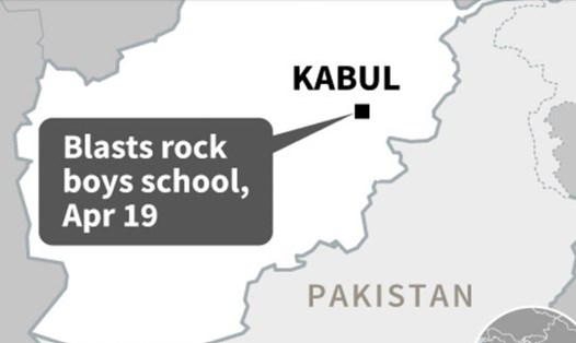 Những vụ nổ đã xảy ra tại trường học ở thủ đô Kabul của Afghanistan ngày 19.4. Ảnh: AFP